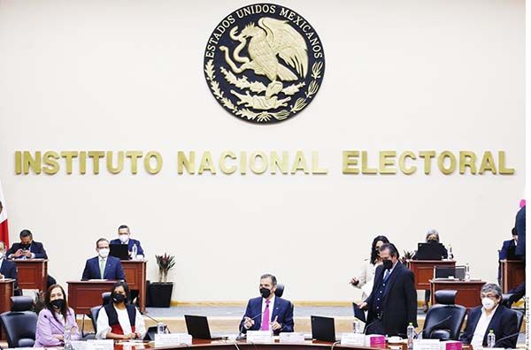 Pretenden reforma ¡a su conveniencia!