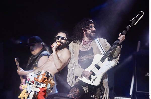 Recuperan tráiler del grupo Moderatto