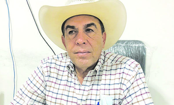 “Lo descuidaron por andar en la política”