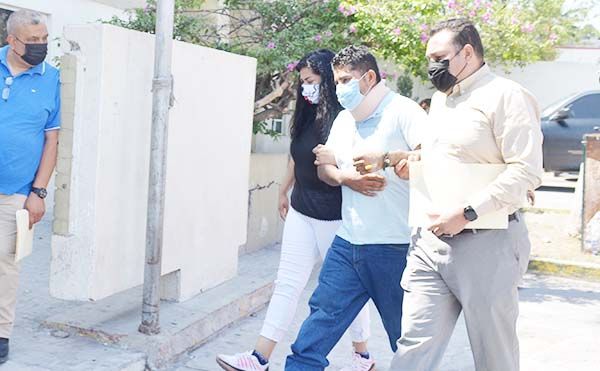 Formaliza denuncia en contra de policía