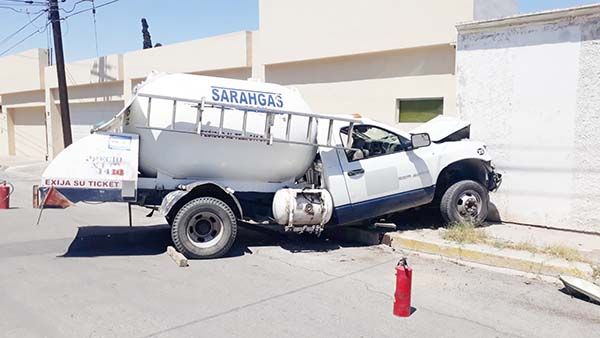 Pipa se estampa en zona residencial