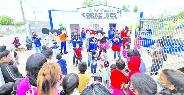 LLEVA DIF ALEGRÍA A NIÑOS DE COMEDORES