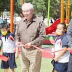 Agradece Hugo Lozano el megaregalo a niños de SB