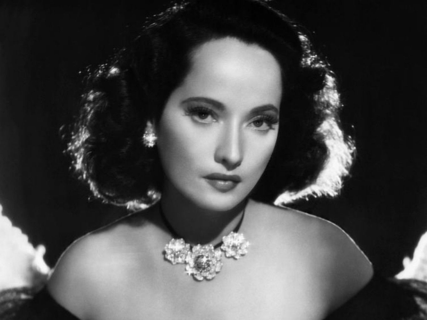 La estrella de cine que ocultó su pasado para pasar por blanca y triunfar en Hollywood