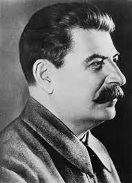 La llamada que estuvo a punto de arruinar la llegada de Stalin a la cima del poder de la URSS hace 100 años
