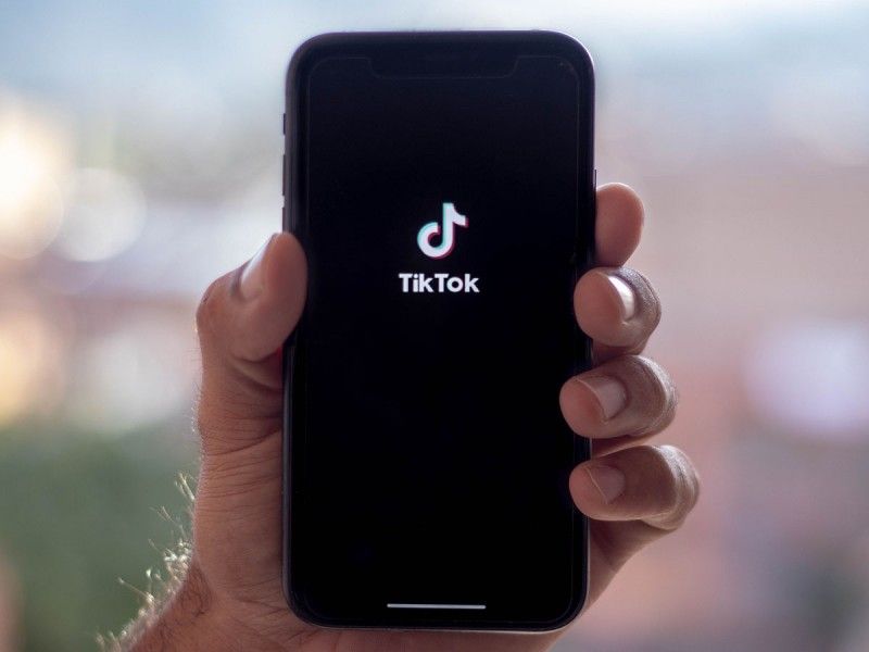 Talibanes prohíben TikTok y el videojuego PUBG en Afganistán