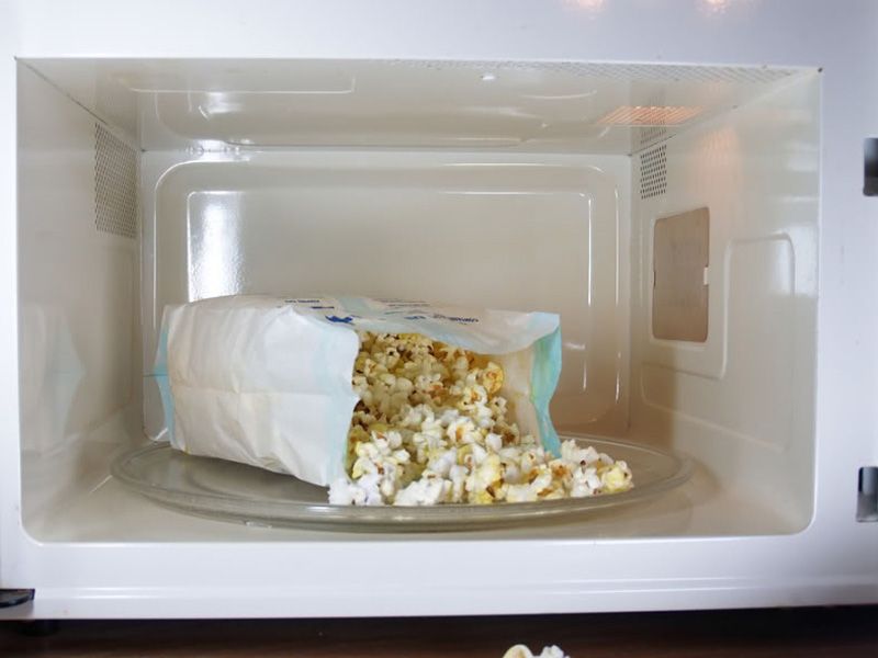 Profeco: Riesgos de comer palomitas de microondas