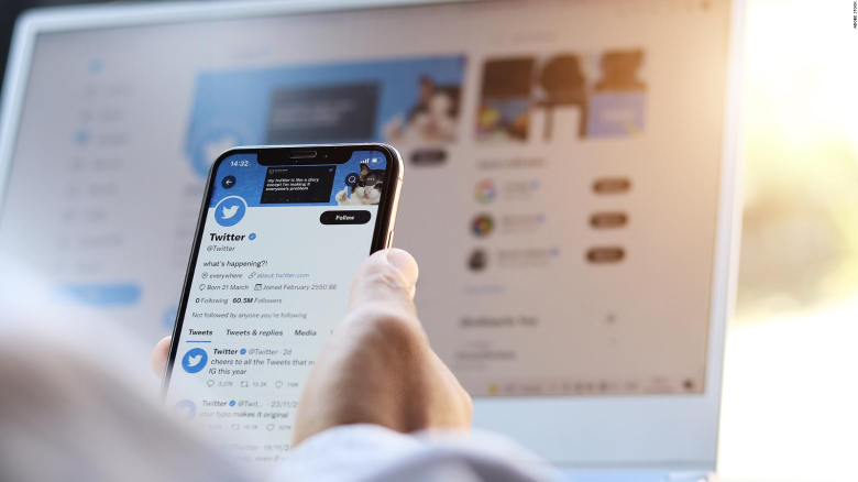 Twitter es vulnerable a la influencia rusa y china, asegura un informante