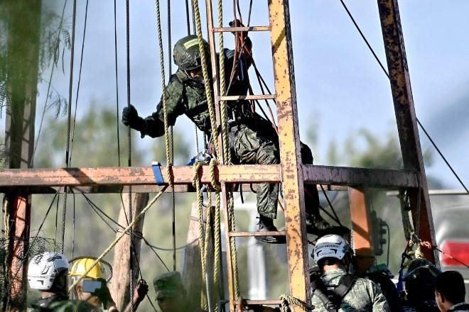 Viven familiares nueva decepción por rescate en mina