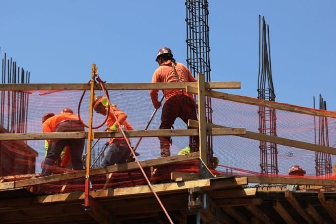 Actividad económica liga 3 meses a la baja en julio