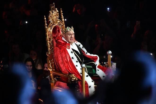 Celebra Tyson Fury cumpleaños anunciando su retiro