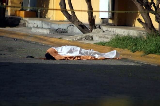 Matan a tiros a abogado en Neza