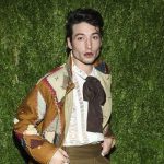 Ezra Miller busca solucionar sus problemas de salud mental