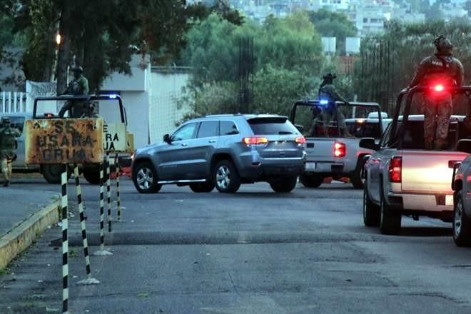Llega Murillo Karam al Reclusorio Norte