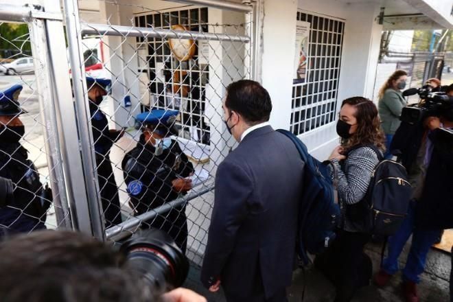 Defenderán a Murillo Karam abogados de Collado y Beyruti