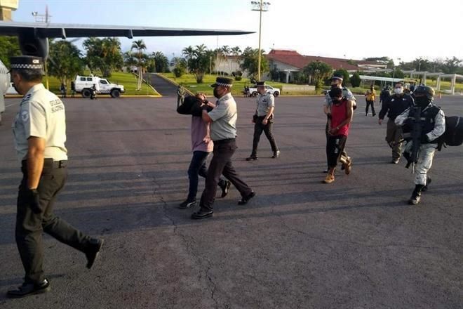 Remiten a FGR a 2 detenidos por disturbios en Colima