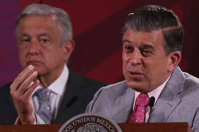 Culpa Profeco a Aeroméxico por retrasos en AICM