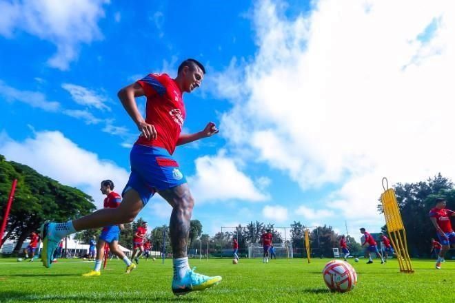 Con la casa llena Chivas recibe a Rayados