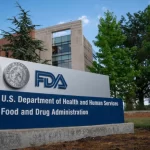 La FDA autoriza las dosis de refuerzos de la vacuna contra el covid-19 de Pfizer y Moderna actualizada para la variante ómicron
