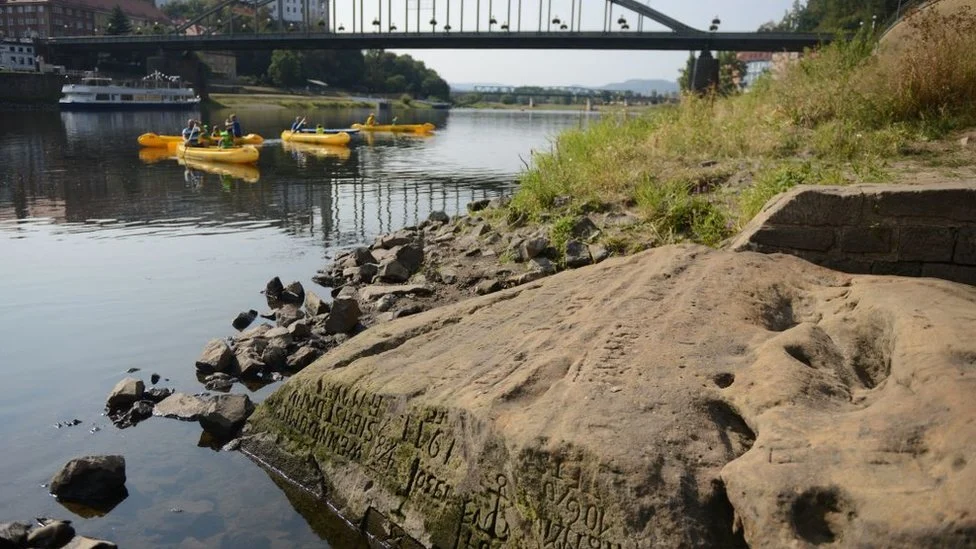 “Si me ves, llora”: las piedras ancestrales que ponen al descubierto la sequía en ríos de Europa