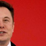 Musk vende acciones de Tesla por 6,900 mdd y menciona posible acuerdo forzado con Twitter