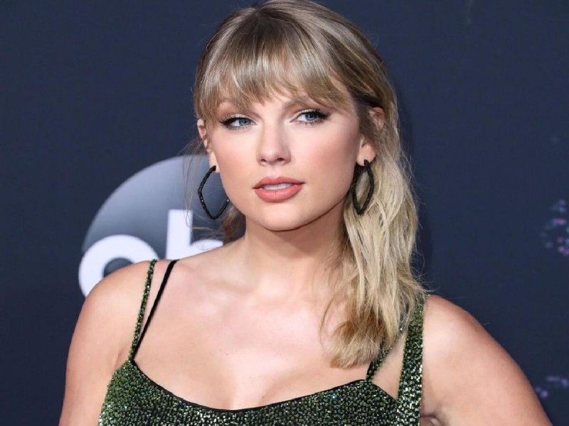 El manager de Taylor Swift la defiende por el uso excesivo de jets privados