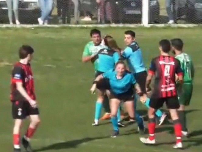 Árbitra que fue golpeada por jugador: ‘perdí el conocimiento’