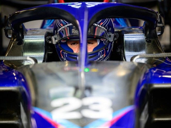 Alex Albon renueva con Williams; ironiza a Oscar Piastri