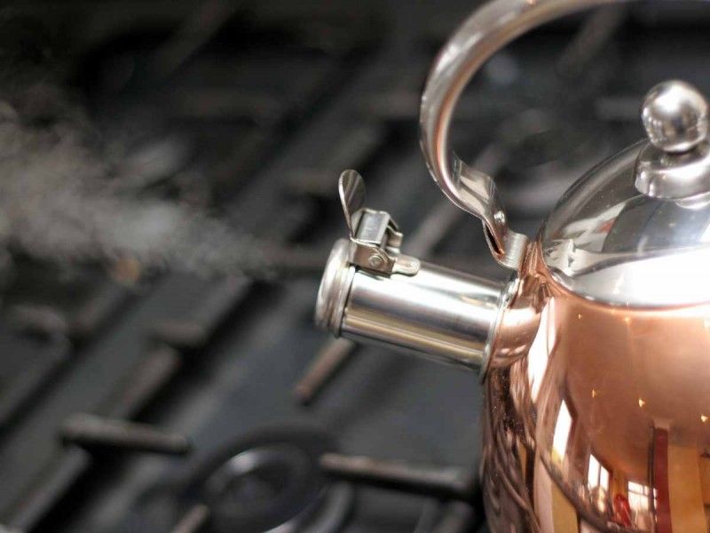 ¿Hervir el agua la hace potable? Esto dicen los expertos