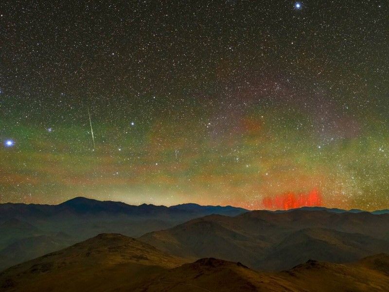 Captan extraño fenómeno de ‘duendes rojos’ en el desierto de Atacama en Chile