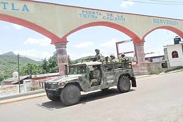 Tras ataque en Tuzantla, llegan 300 elementos del Ejército para reforzar seguridad