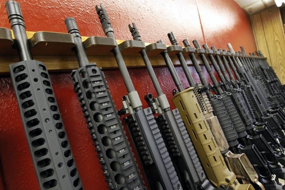 Exige Congreso a fabricante datos sobre venta de AR-15