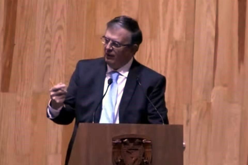 Pide Ebrard acelerar la digitalización