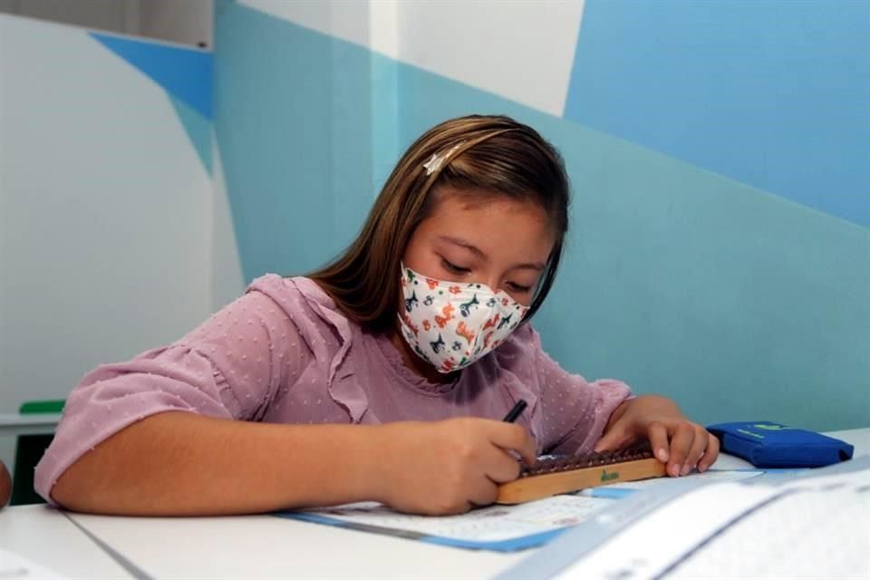 Michelle, tiene 9 años y estudiará medicina en EU