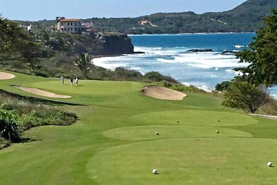 Indagan concesión de campo de golf en la Riviera Nayarit