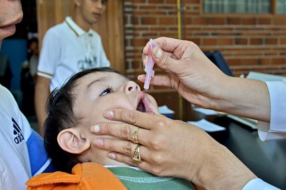 Se desploma esquema de vacunación infantil en México