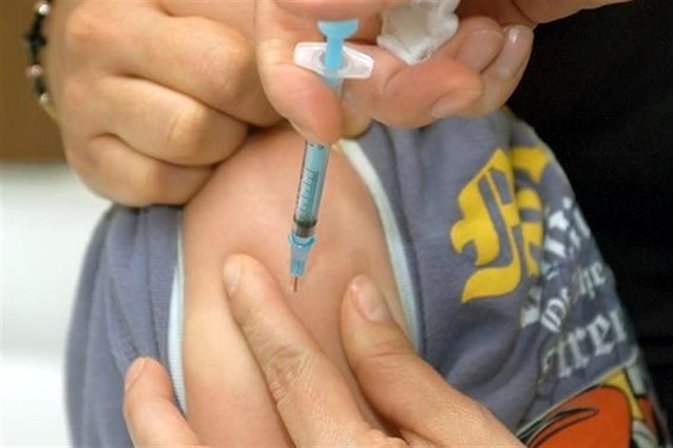 Demandan plan para revertir rezago en vacunación infantil