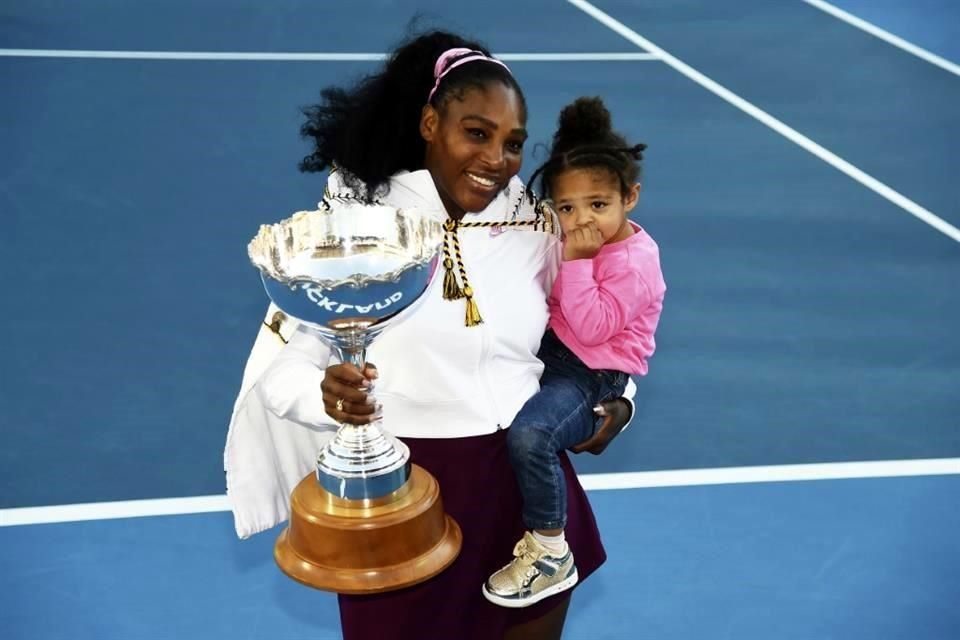 Decisión de Serena Williams repercute entre las mujeres