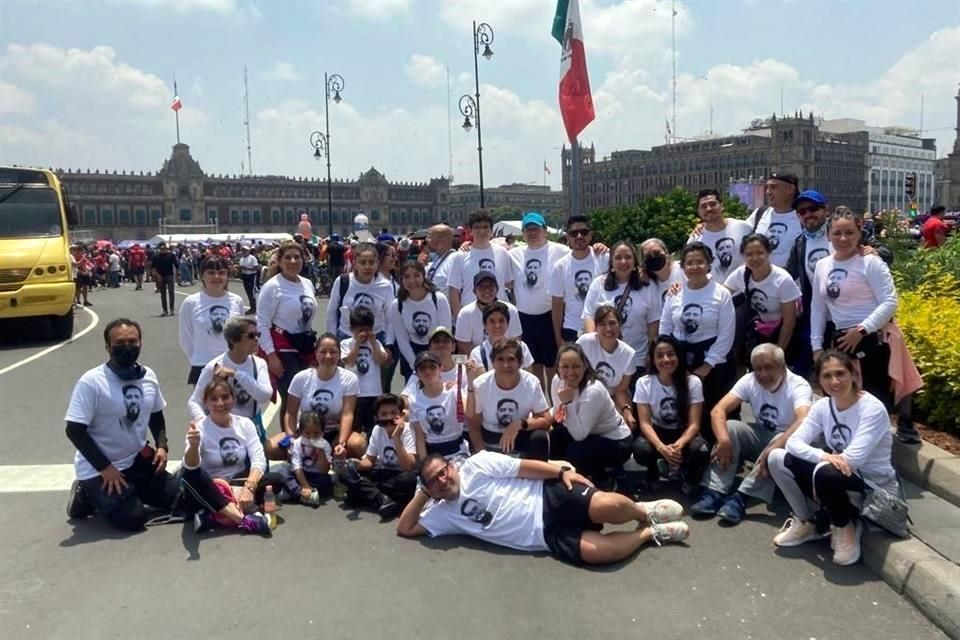 Corre familia Maratón de la CDMX en memoria de Nacho