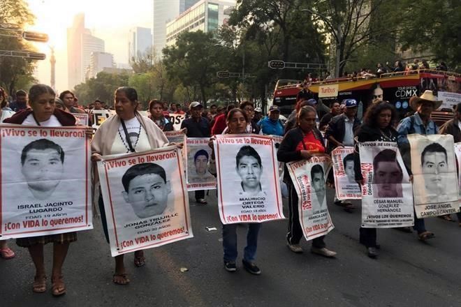 Informe de Iguala no esclarece caso, dice asesor de padres