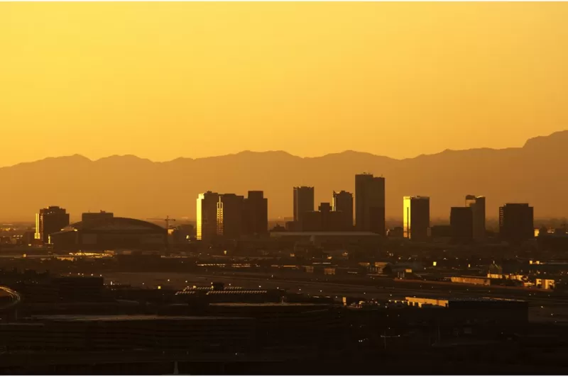 Por qué Phoenix es la ciudad de EE.UU. con más muertes asociadas al calor (y cómo trata de prevenirlas)