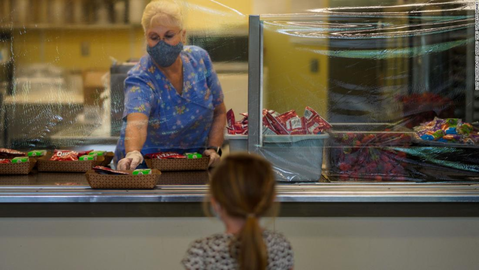 California es el primer estado de EE.UU. que ofrece comidas gratis para niños en las escuelas