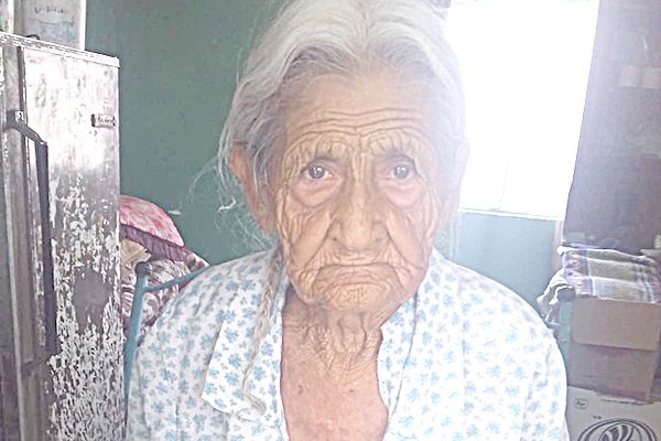 Apapacha DIF SB a abuelos en su día