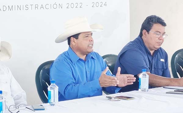 Apoya Alcalde a ejidatarios