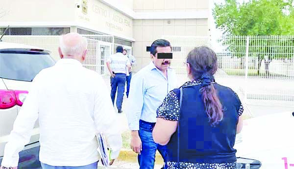 Postergan amparos enjuiciar a Saldívar