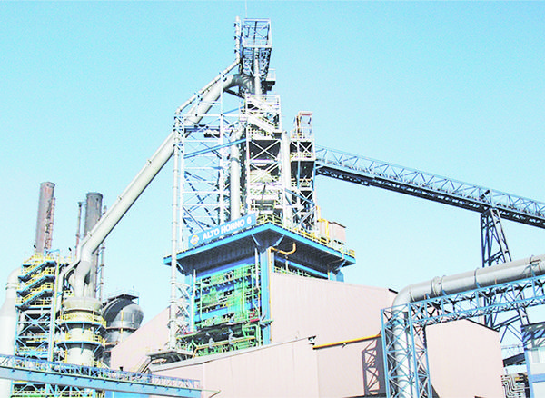Cae 50% precio de acero y estrangula producción
