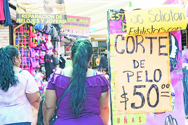 Espera a peluqueros jornada maratónica