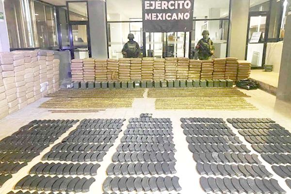 Ejército asegura mariguana y fuerte arsenal en Tamaulipas