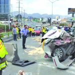 Prensa camión de basura a taxista