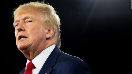 La extraordinaria tormenta política desatada por el allanamiento del FBI en el resort de Trump en Florida